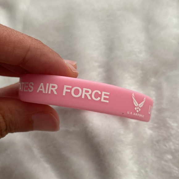 Pink and white United States Air Force silicone bracelet - Picture 14 of 17